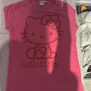  Hello Kitty t-shirt - Hello Kitty T-shirt  passar XS-M