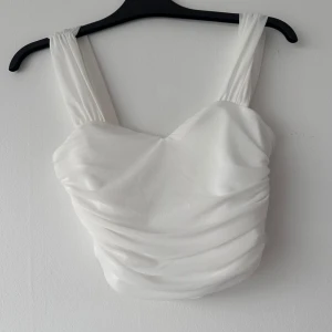  Topp kjol set  - Topp o kjol set, aldrig använda