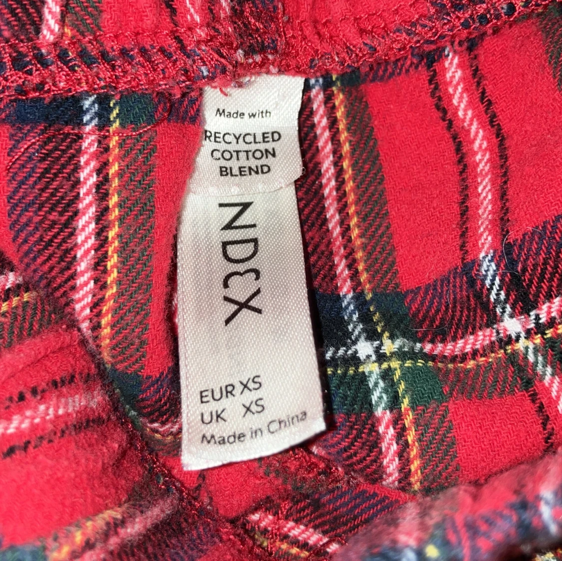 Röda rutiga byxor från LINDEX - 2