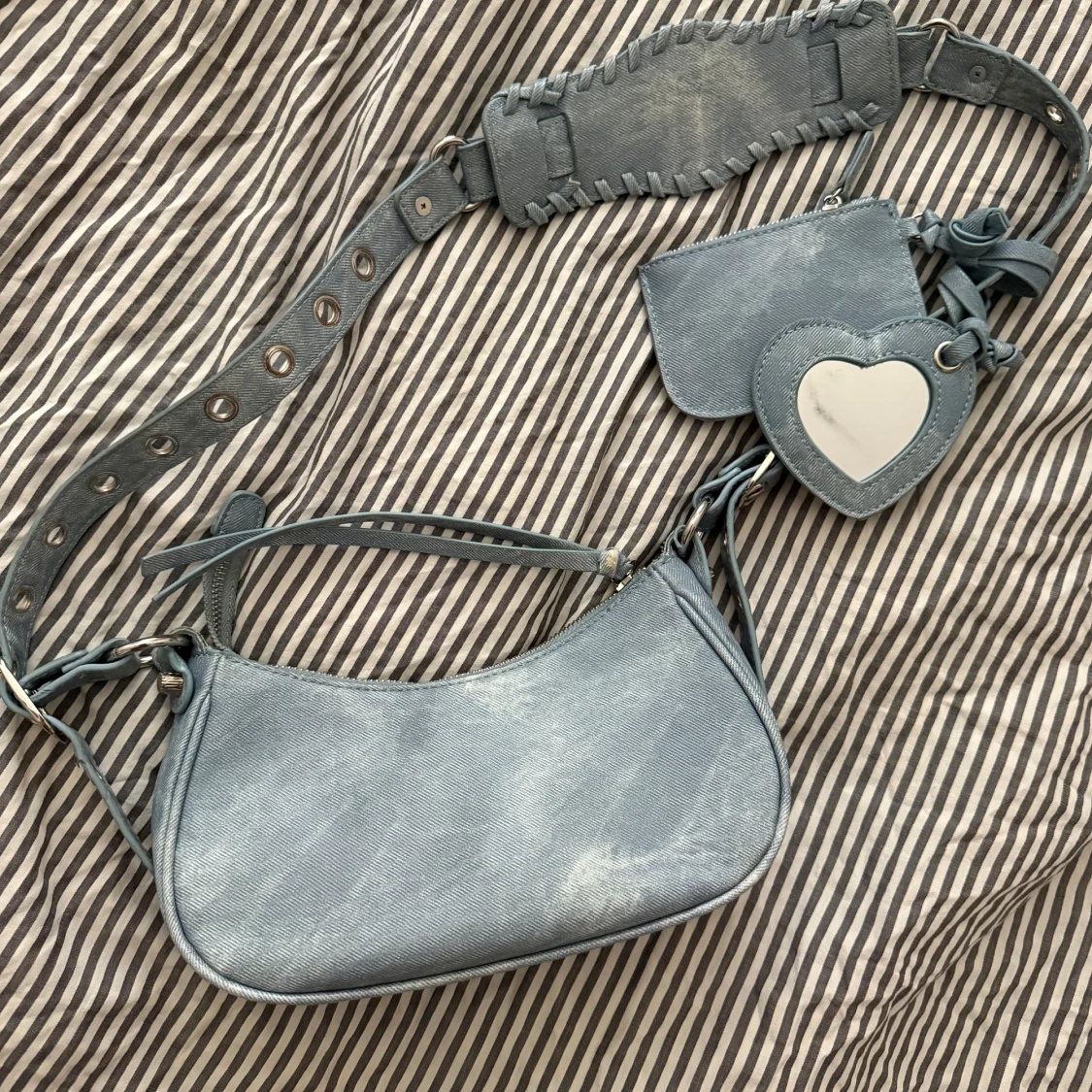 Ljusblå axelväska i jeans mönster - 2