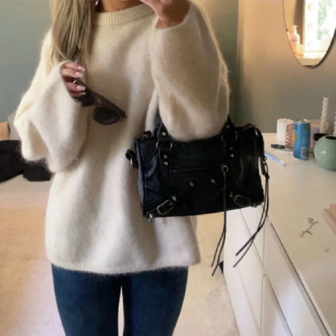 Svart axelremsväska 