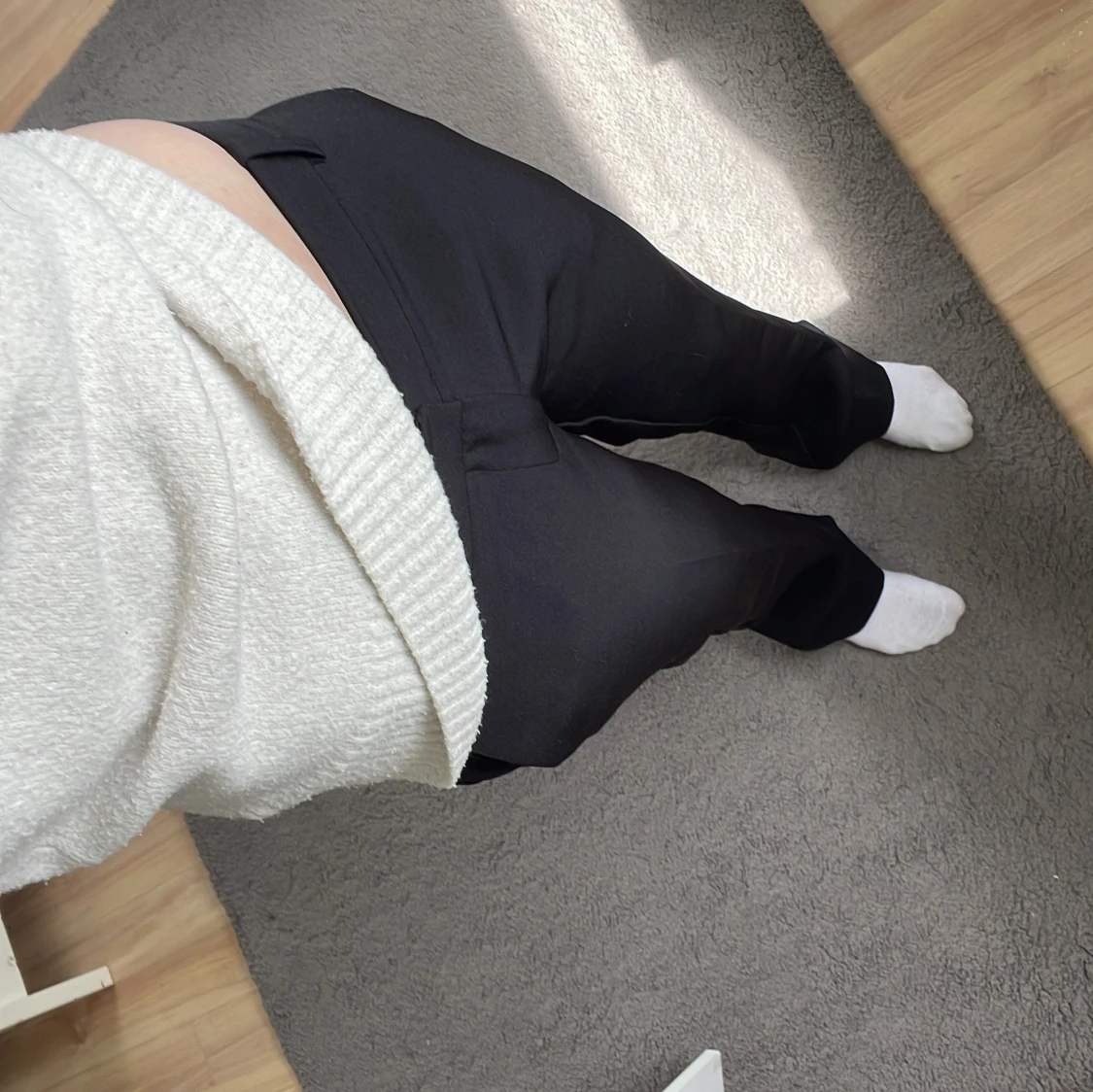 Svarta låg midjade kostymbyxor  - 1