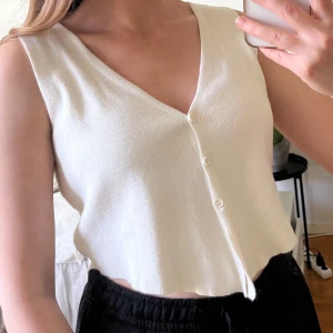 Väst/topp - Väst/topp från Bubbleroom i storlek S. Fint skick!