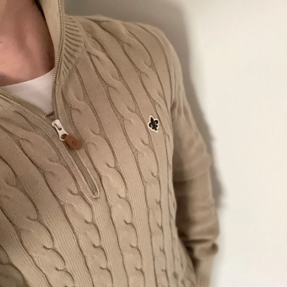 Beige stickad tröja med dragkedja från Morris - 1