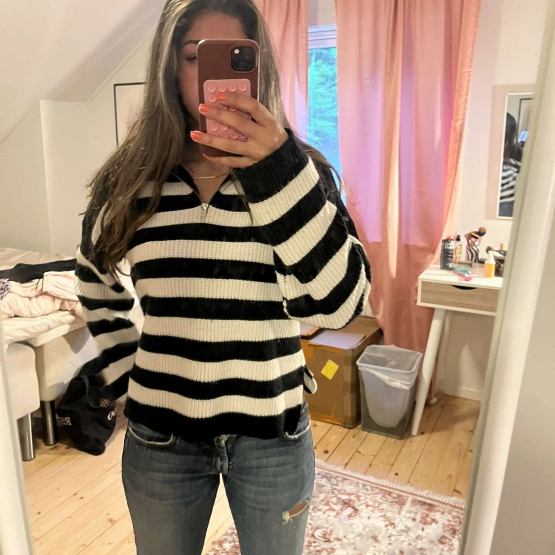 Svartvit randig stickad tröja - 1