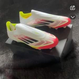 Adidas F50 elite sg - Sprillans nya, aldrig använda. Storlek 44, priset är ej hugget i sten. Hör av dig vid eventuella frågor. 