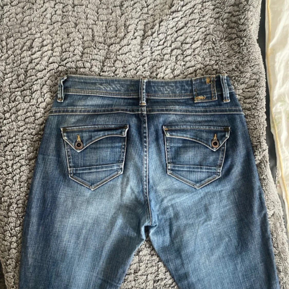 Blå bootcut jeans från Esprit - 2