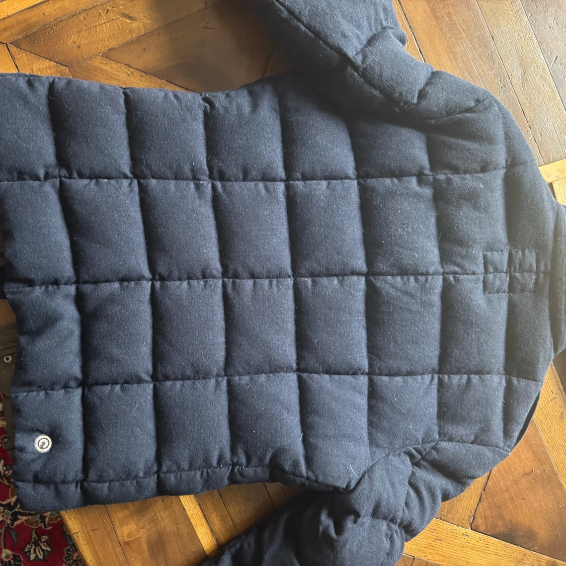 Mörkblå quiltad pufferjacka från Colmar - 1
