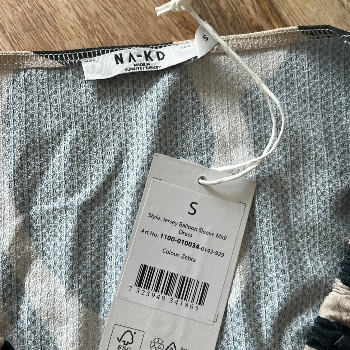 Zebramönstrad långklänning med ballongärm - 3