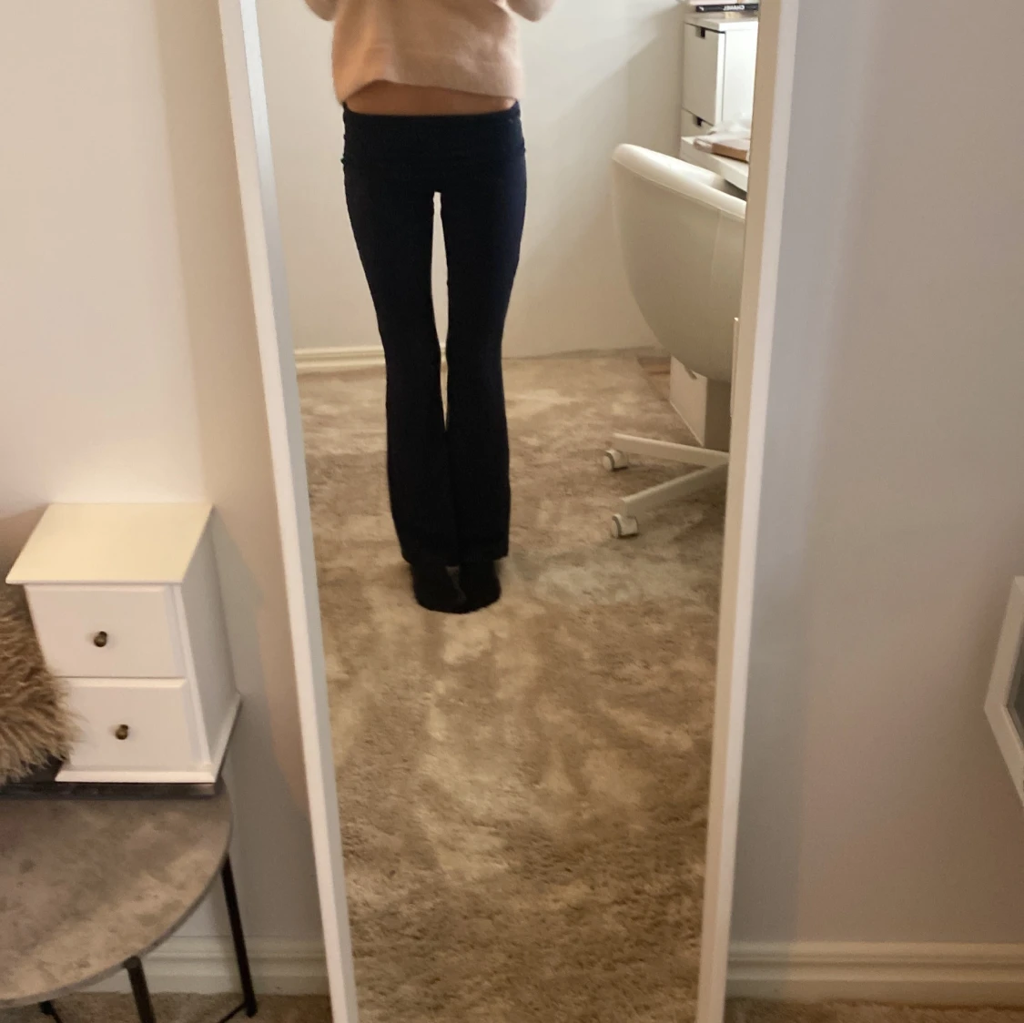 Mörkblå bootcut byxor med låg midja - 2