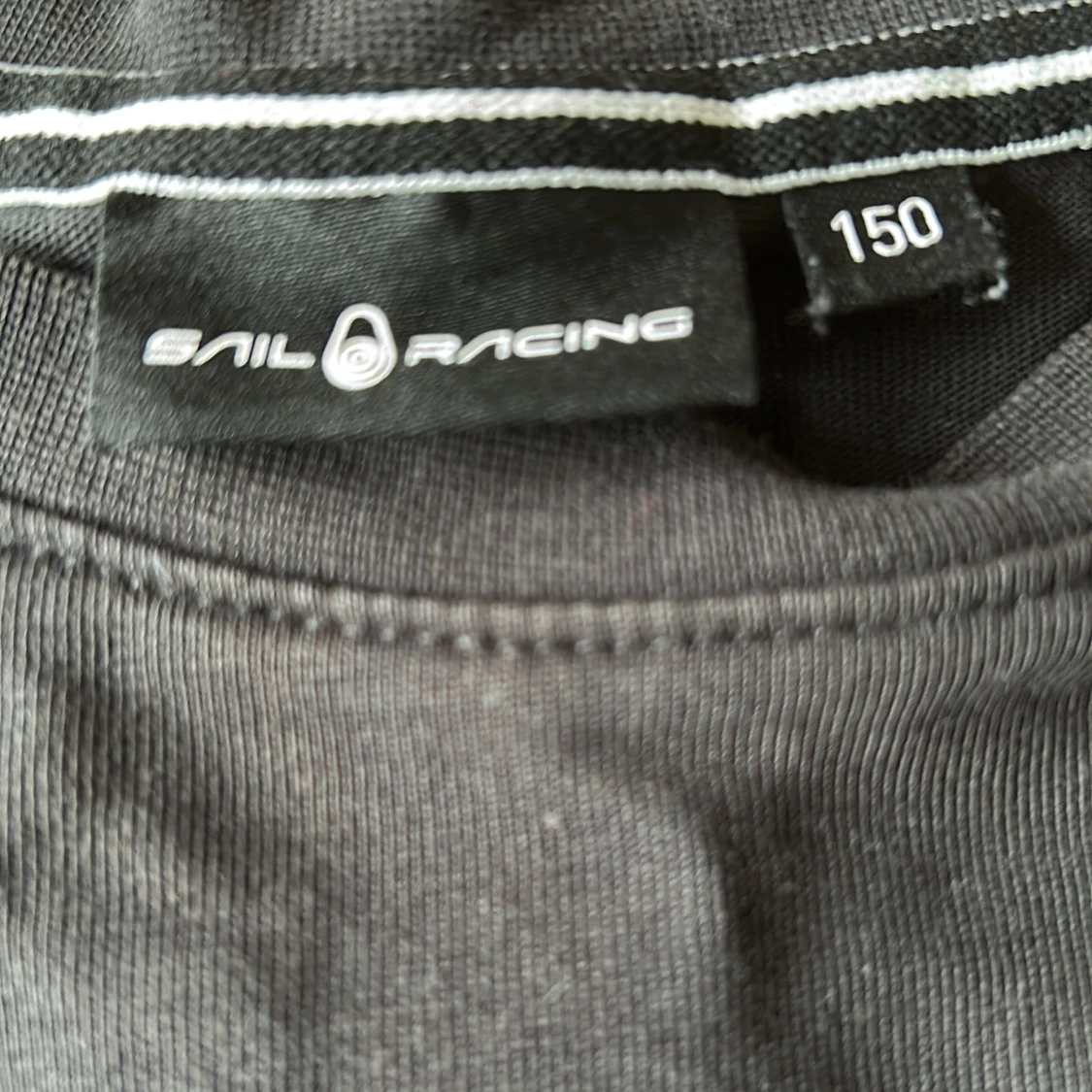 Svart t-shirt från Sail Racing - 1