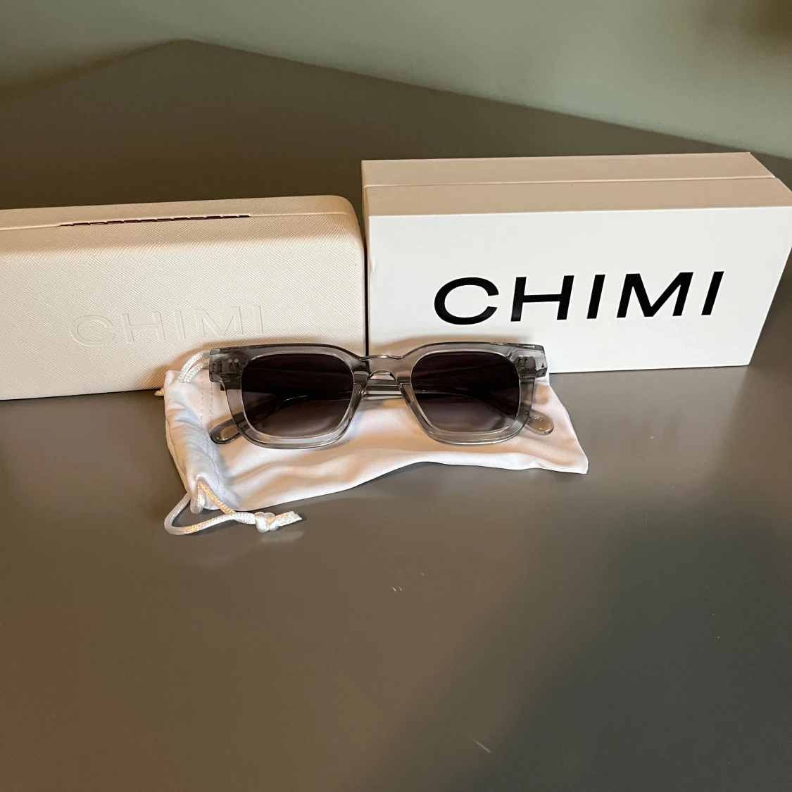 Grå  solglasögon CHIMI 04 - 3