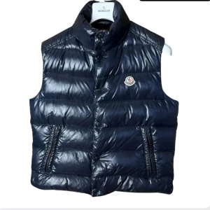 Moncler tip gilet väst - Moncler väst utan några defekter priset är inte hugget i sten 