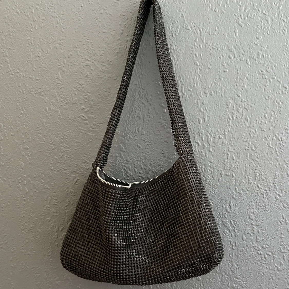 Svart rhinestone axelväska 