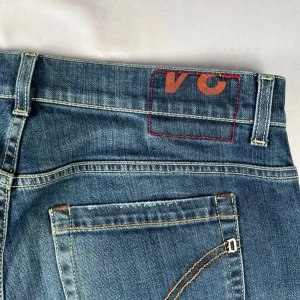 Dondup jeans - Säljer nu dessa sjukt feta dondup jeans i storlek w34. De är 94cm långa. Hör av dig vid intresse!🙌