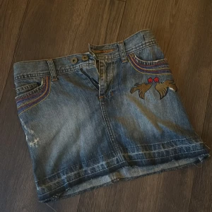 Jenaskjol - Jeanskjol köpt på vinted