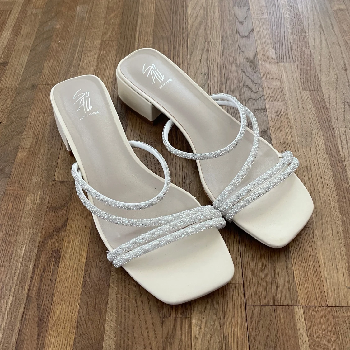 jättefina finskor med låg klack - 1