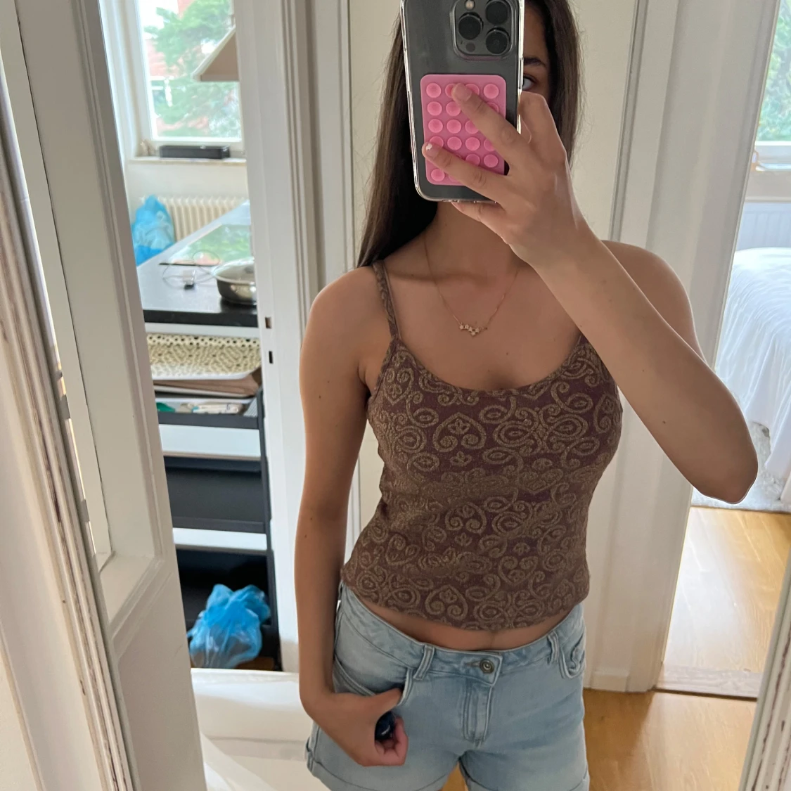 Brun mönstrad linnetopp med smala band - 2