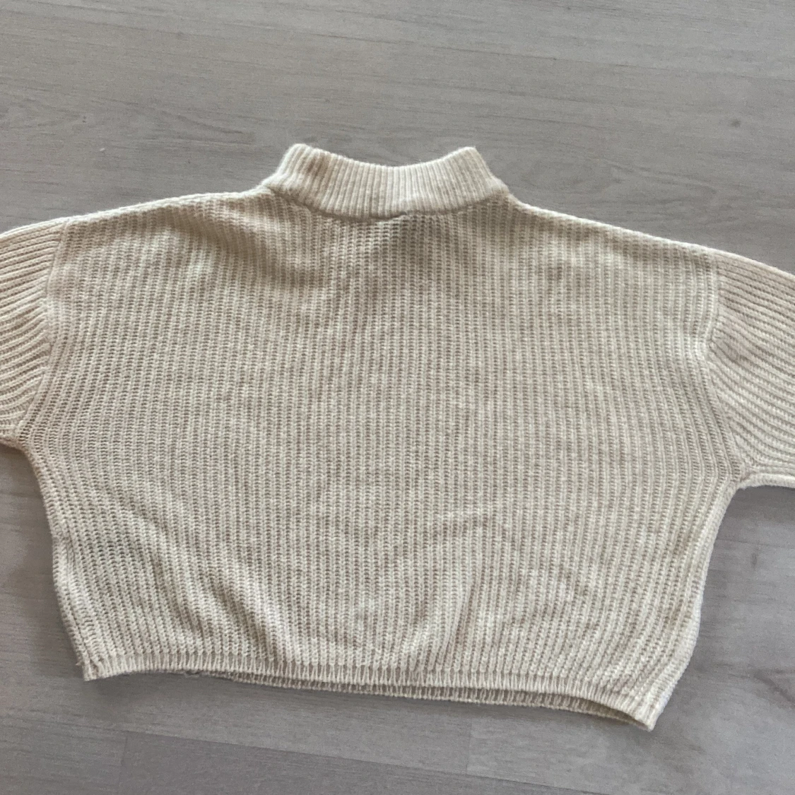 Beige croppad polotröja Divided H&M - 2