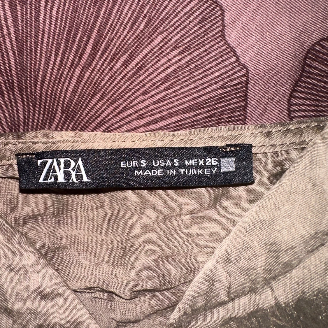 Mörk Beige volangblus från Zara - 3