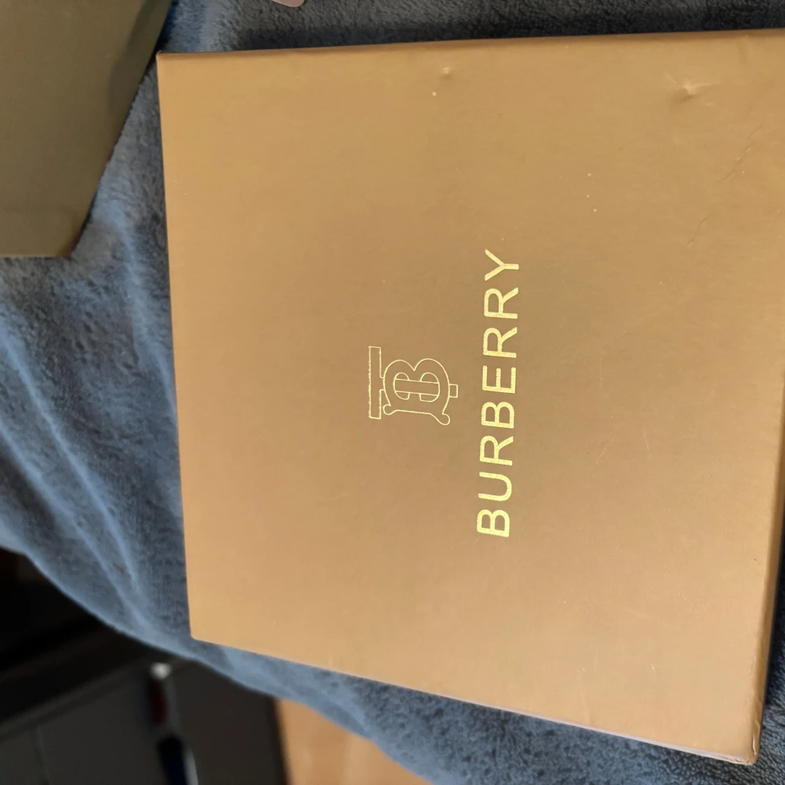 Bälte med Silvrig B logga  - 2