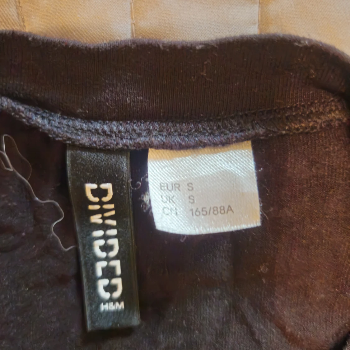 Svart croppad topp från H&M Divided - 2