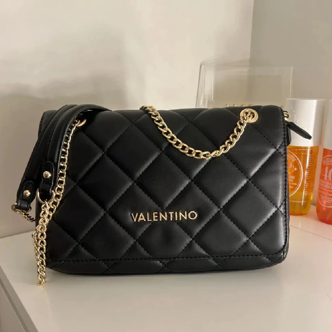 Axelväska från Valentino - 2