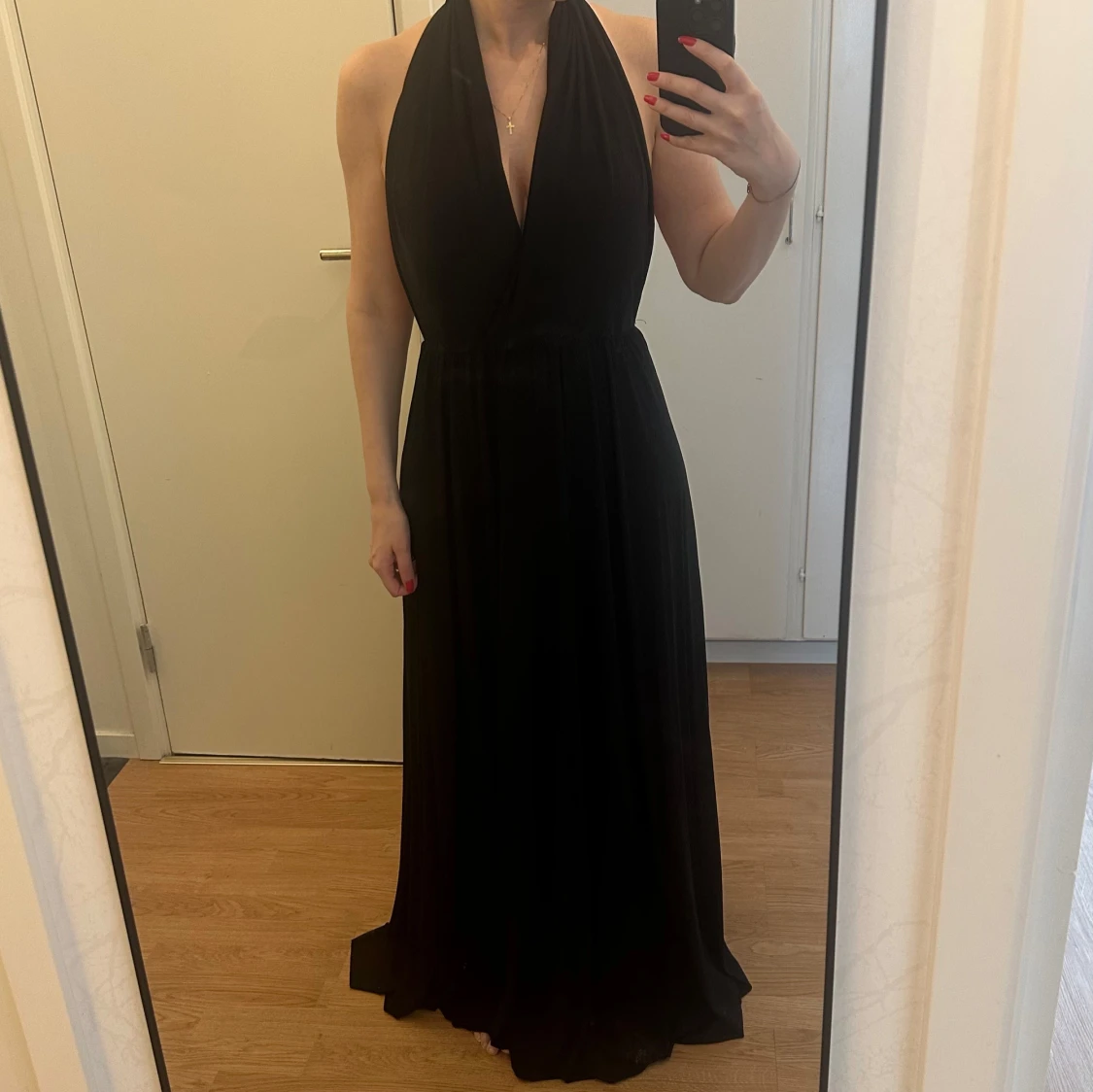 Svart långklänning