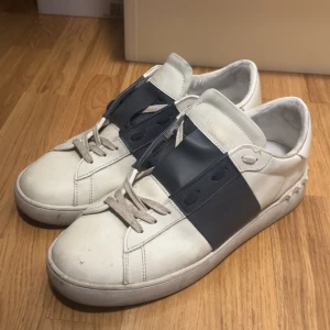Valentino Open - Bra skick valentino open storlek 45 , ingen box eller kvitto och därför är priset långt