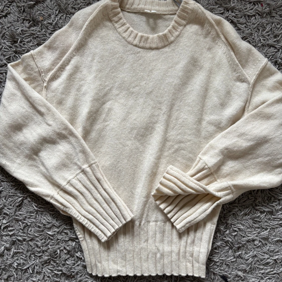 Vit stickad Arket tröja  - 2