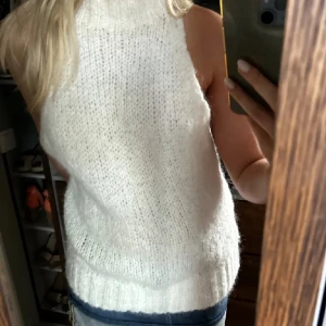 Stickad zara tröja - Super fin stickad topp från zara 💗 perfekt nu till vår och sommarkvällar! <3