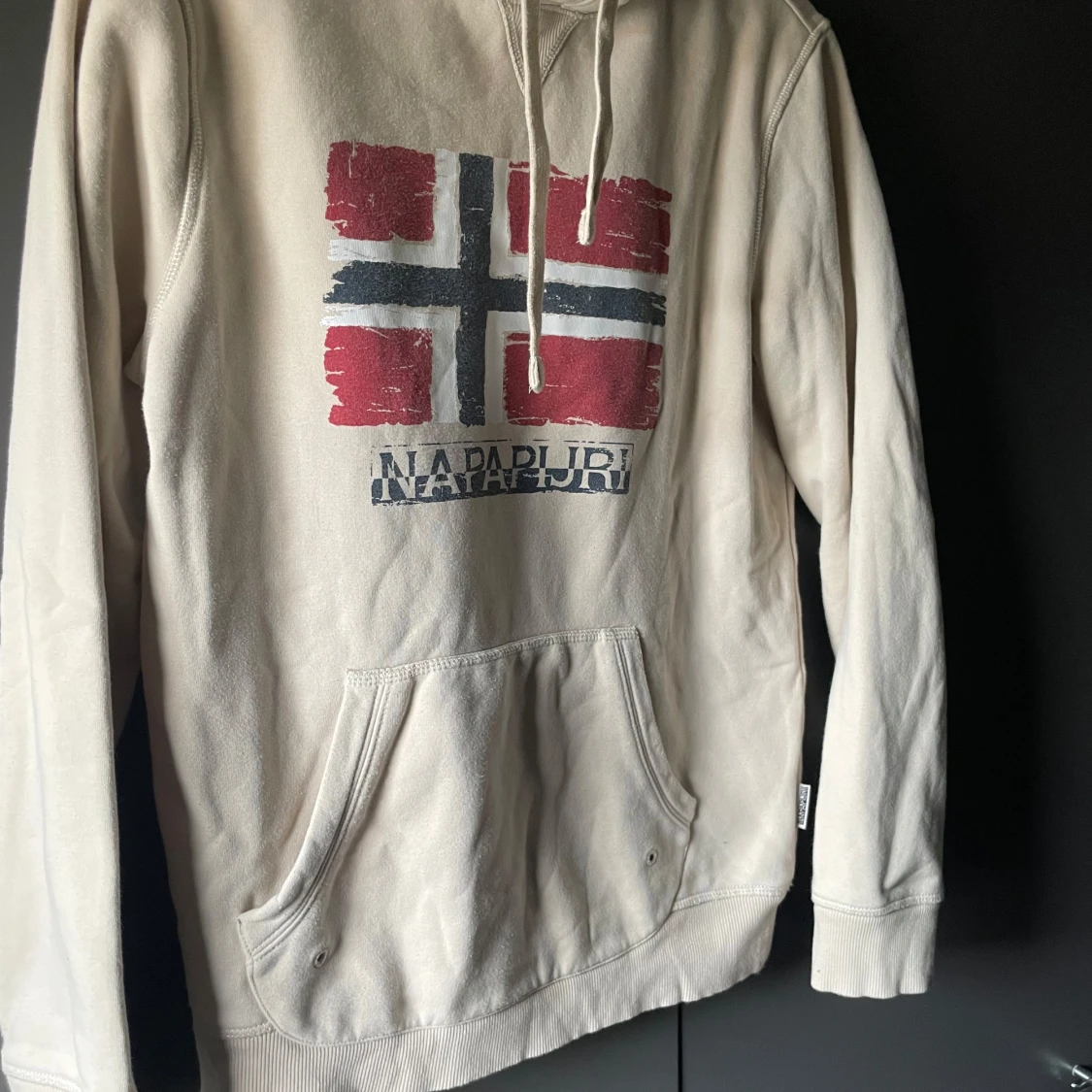 Beige hoodie från Napapijri - 2