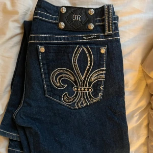 Miss me jeans - Assnygga miss me low waist bootcut jeans. Storlek 30 som motsvarar s/m. De passar mig perfekt i längd som är 170.