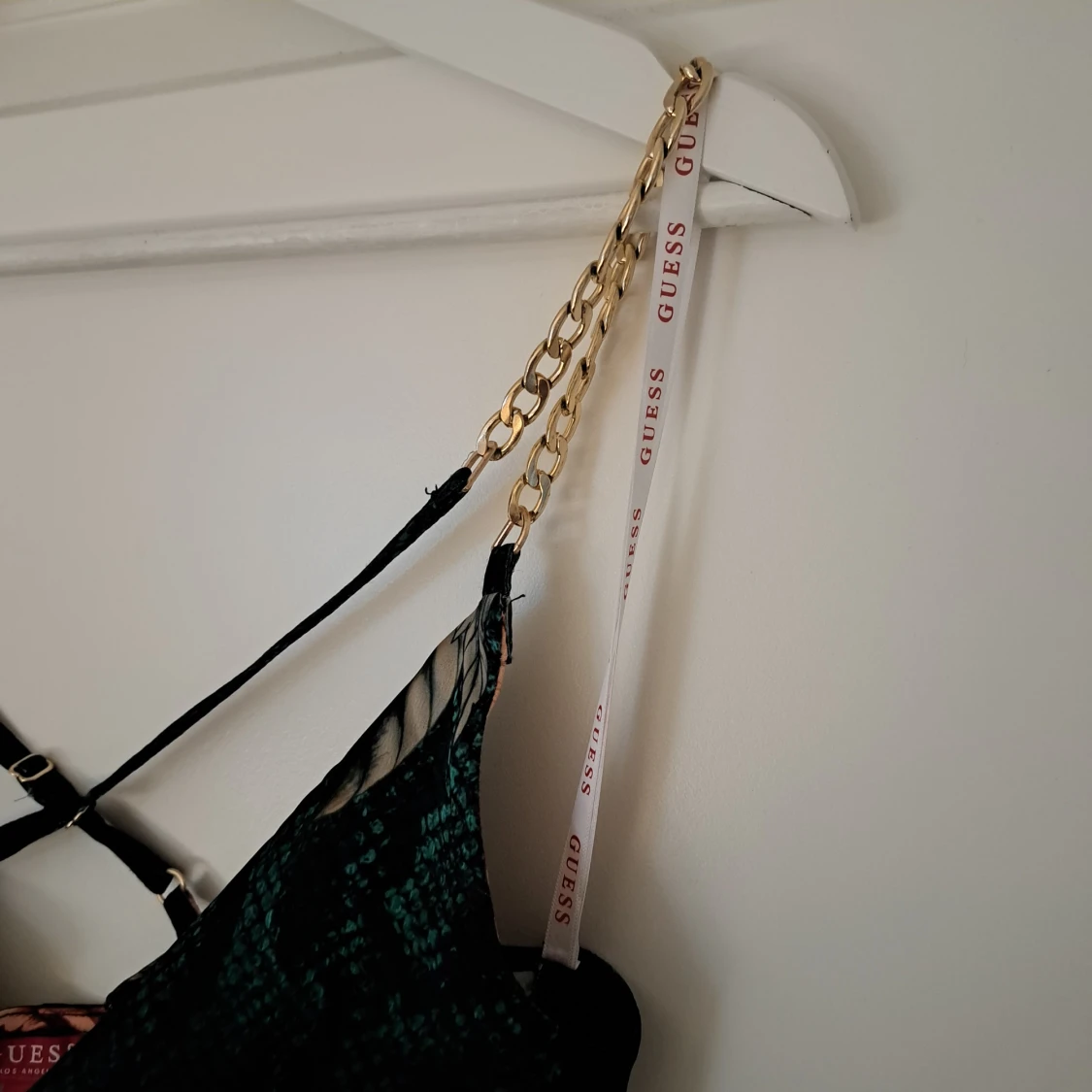 Blommig klänning från Guess - 3