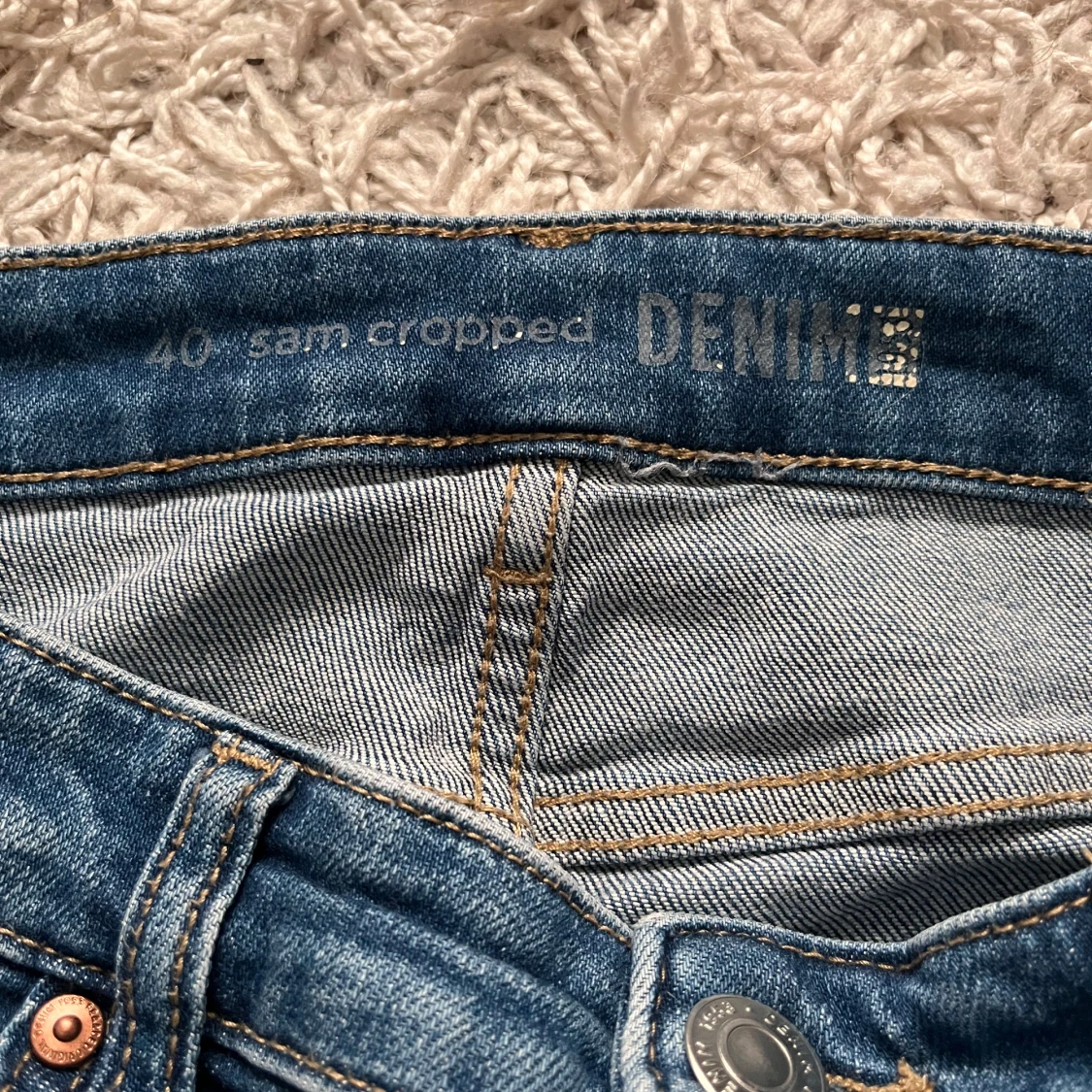 Högmidjade blå jeans storlek 40 - 3