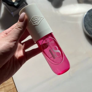 Body mist sol de janeiro 48 - Body mist från sol de janeiro i nummer 48, lite använd se bild 2!💖