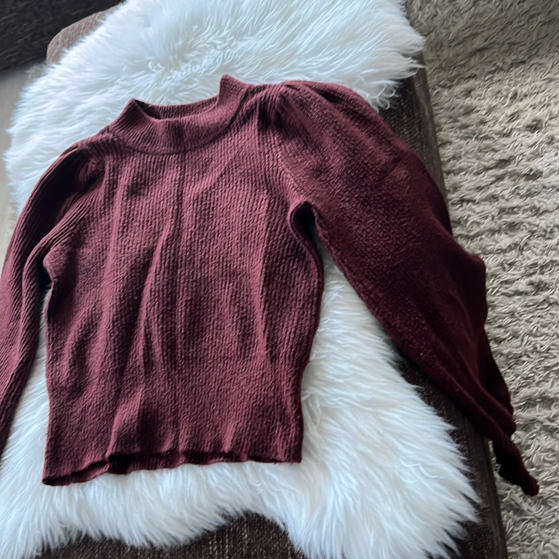 Vinröd stickad tröja Gina Tricot XS - 2