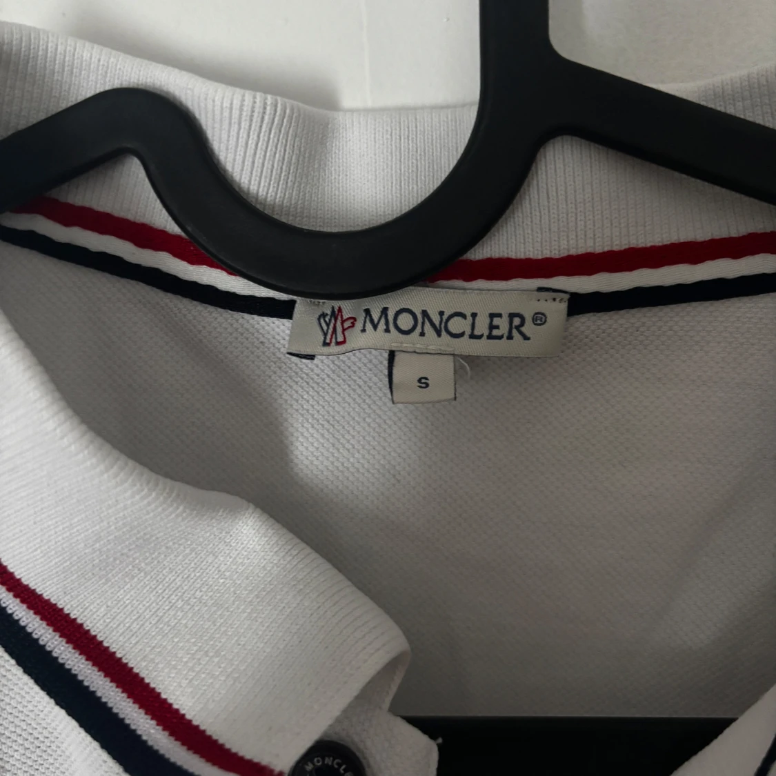 Vit Moncler pikétröja - 3