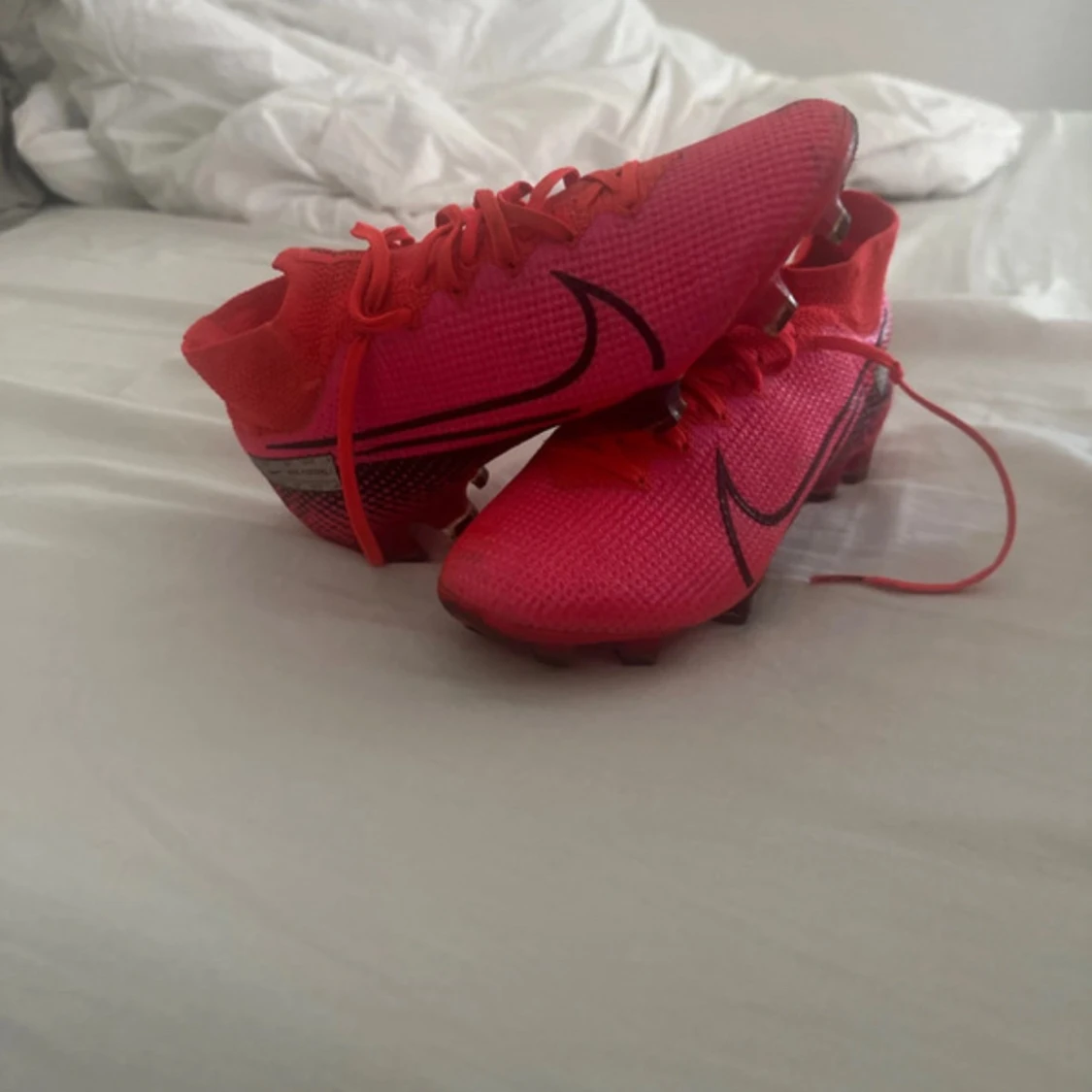 Nike rosa fotbollsskor med snörning - 2
