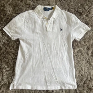 Vit Polo Ralph Lauren t-shirt - Storlek S/xs passar 170 ungefär