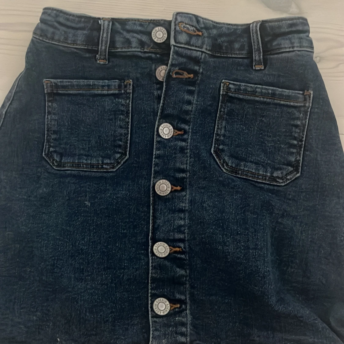 Mörkblå jeanskjol från H&M - 2