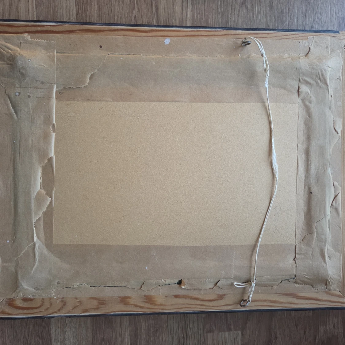 Tavla med motiv av en älg i naturen, broderad  - 2