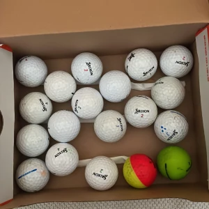 19 srixon bollar i olika skick - En perfekt boll för dig som vill ha en bra boll för ett bra pris