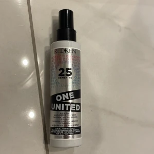 Redken One United spray 150 ml - Redken One United är en multifunktionell spray som passar alla hårtyper och ger både fukt, skydd och mjukhet.