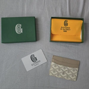 Plånbok - Stilig beige plånbok