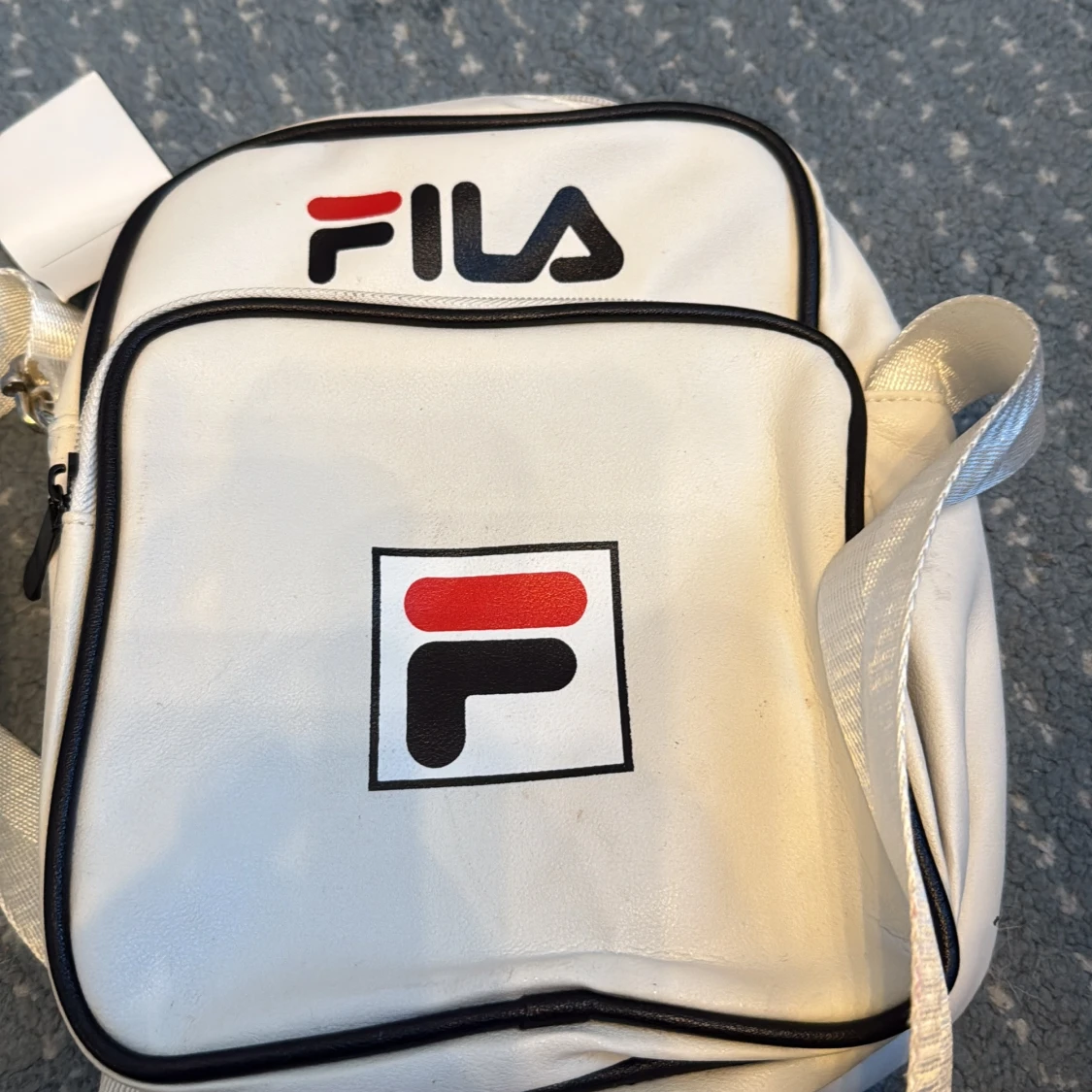 Vit axelväska från FILA - 1