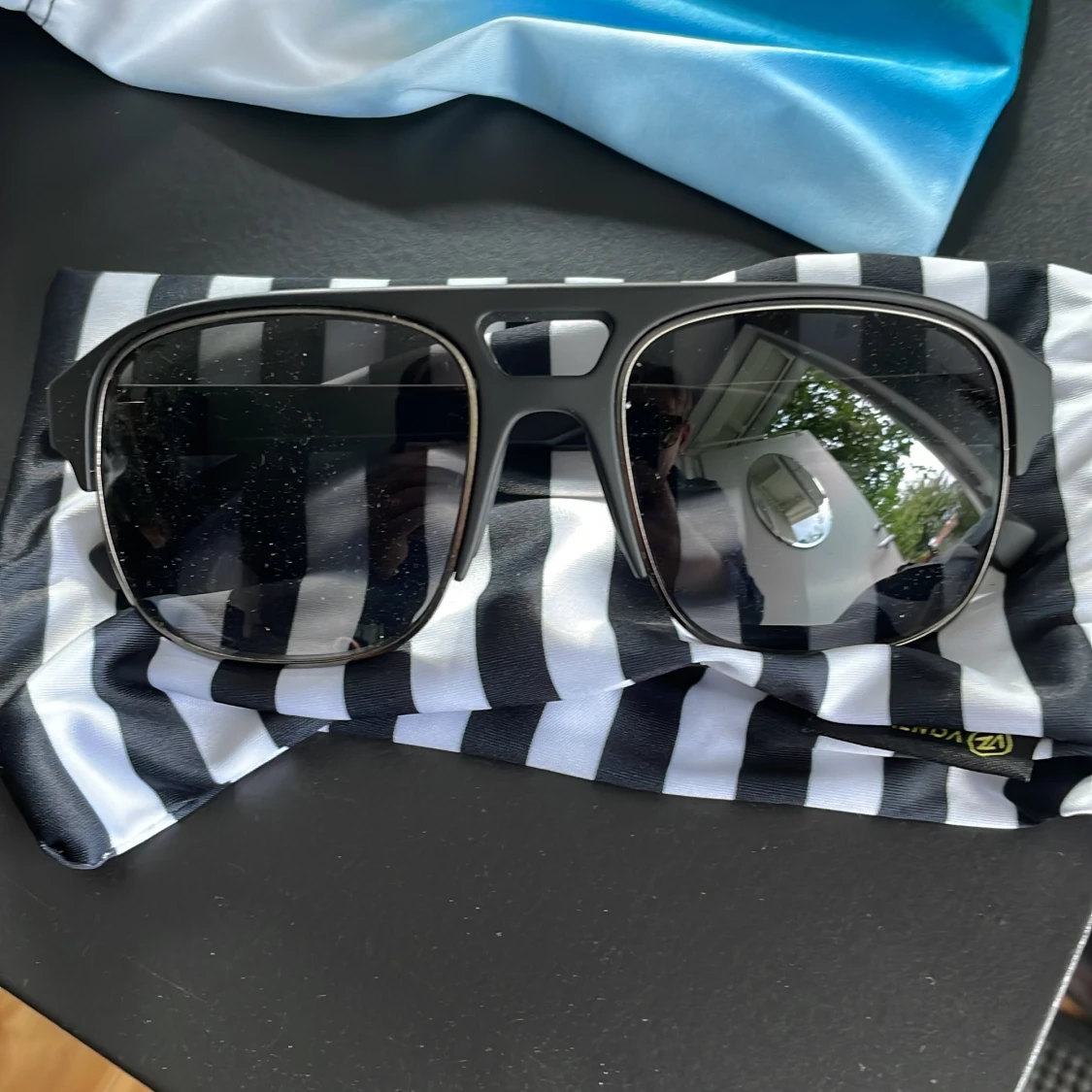 Svarta VonZipper solglasögon Ny pris 1200 - 4