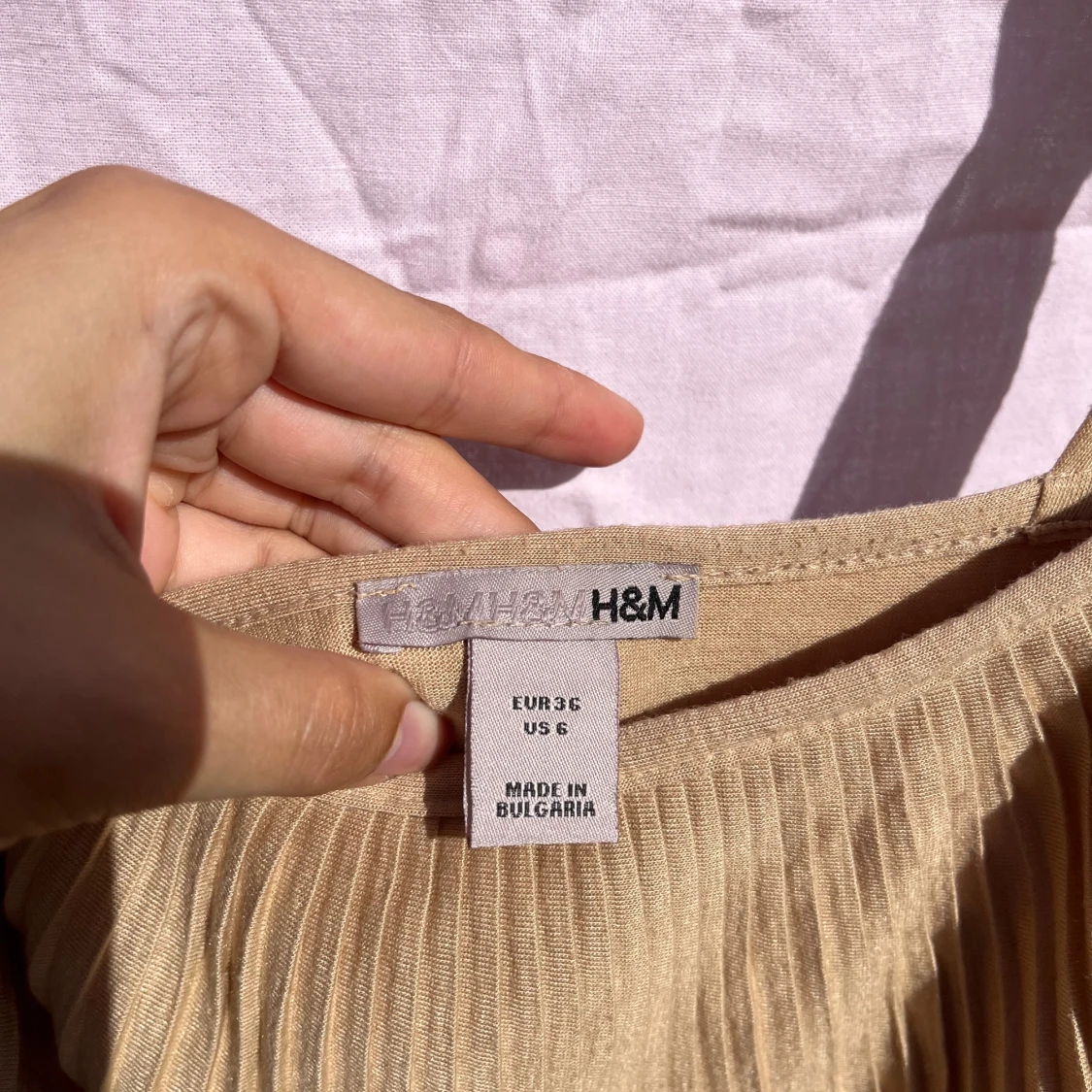 Beige plisserad långklänning H&M - 2