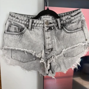 one teaspoon shorts  - jätte fina one teaspoon shorts!! använda några gånger av mig 