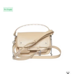 Núnoo väska - Snygg väska från Núnoo i skinn, nypsis 1600